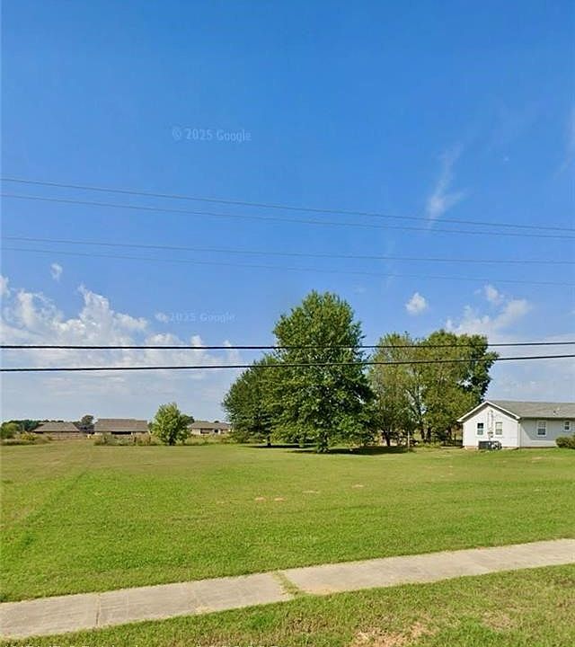 2nd image of 501 Strozier Ln