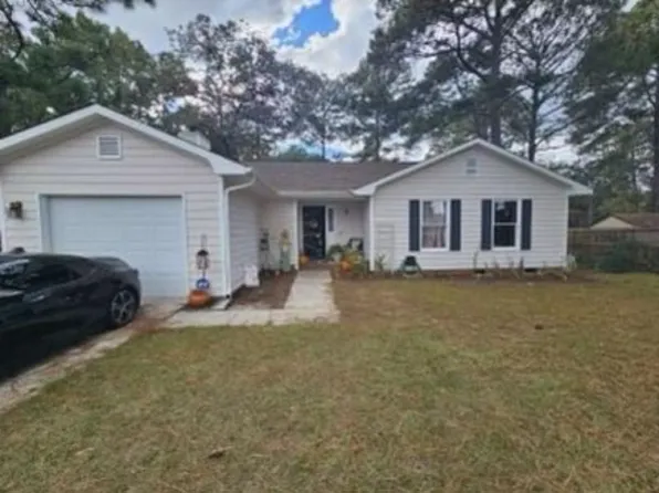 908 N Bramblewood Dr, Fayetteville, NC 28314