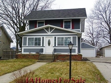 1115 Maplewood Drive NE
