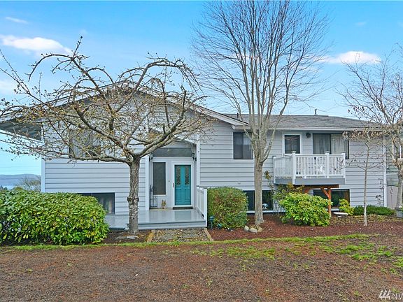 3rd image of 26476 Circle Dr NW