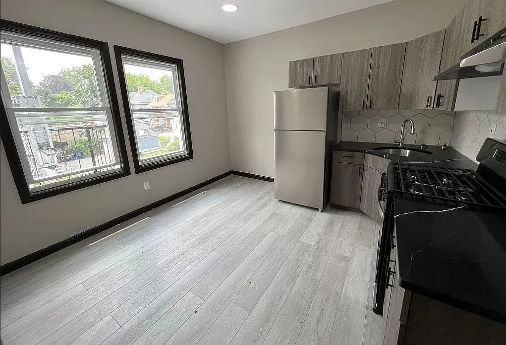 2 bed, 800 sqft, $1,900 — Photo 4