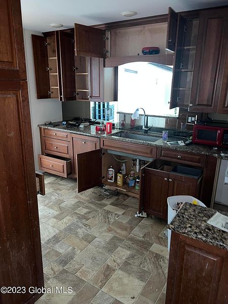 3rd image of 10 Collins Place