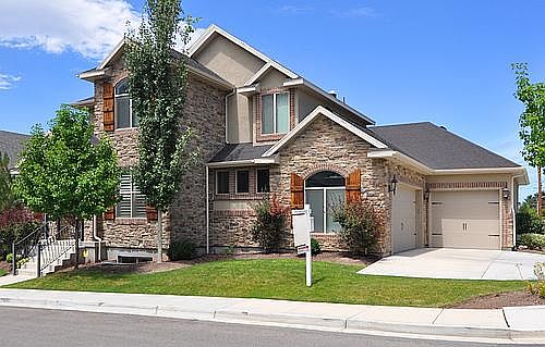 1st image of 619 E Kirstys Ln