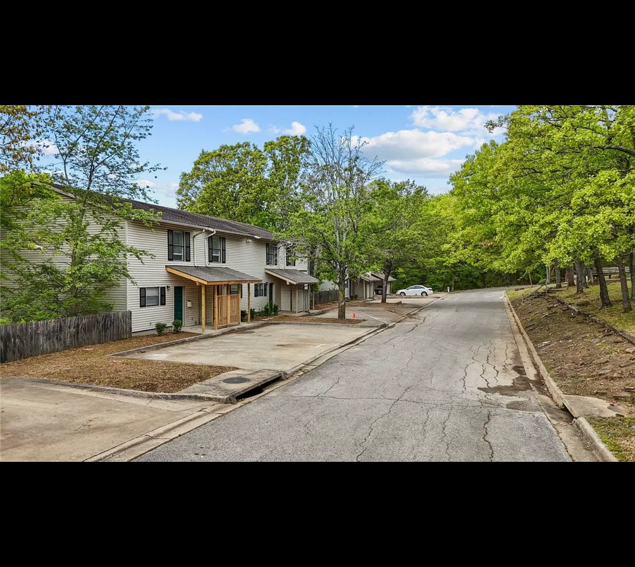 1419 E Sequoyah Ct — Photo 2