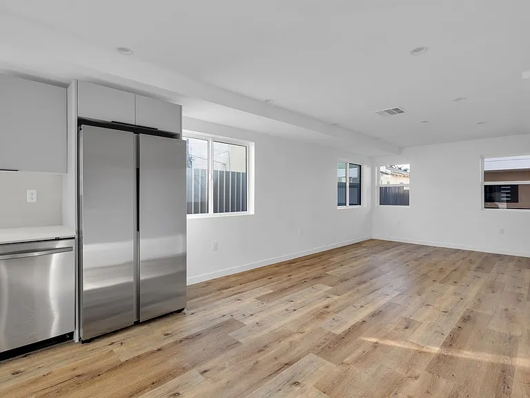 Best Priced Luxury 4 & 5 Bed Townhomes in Mid-City! — Photo 10