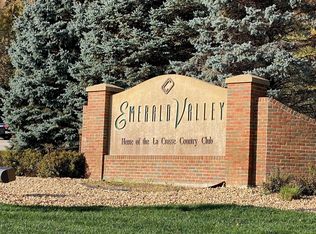 3391 Emerald Valley Dr, Onalaska, WI 54650