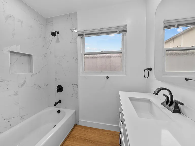 3033 Oliphant St — Photo 22