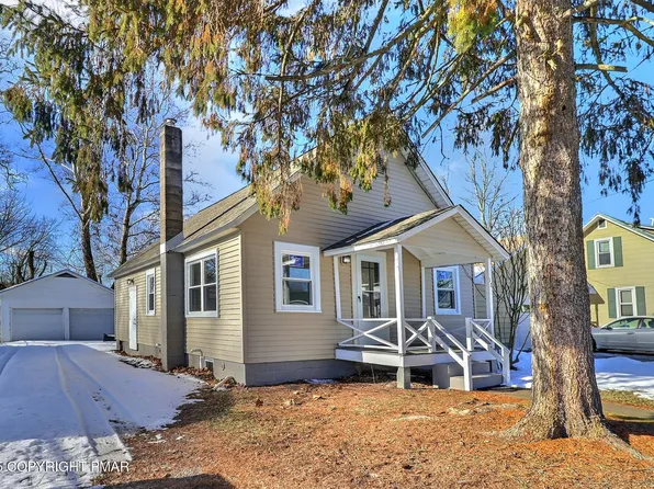 17 Park St, East Stroudsburg, PA 18301