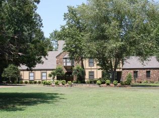 705 W Beebe Capps Expy, Searcy, AR 72143