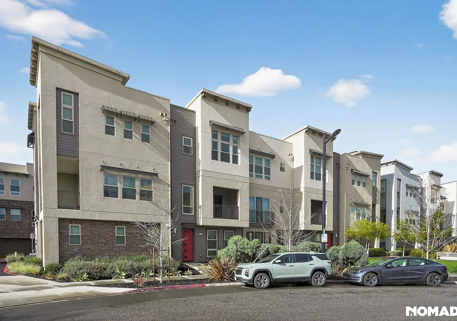 Spacious 3 Bed / 3.5 Bath 2035 sqft Townhome style Condo Near Great Mall 2-Car Garage Top-Rated S... — Photo 2