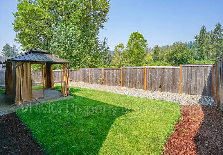 6301 N 89th Ave — Photo 41