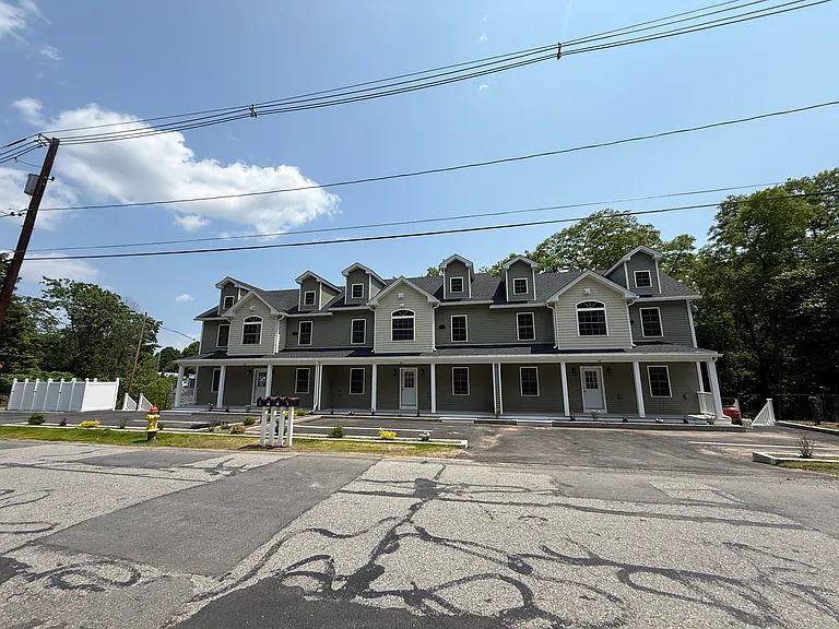 165 Canton St — Photo 11
