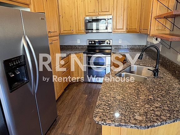 3rd image of 637 E 60th St S