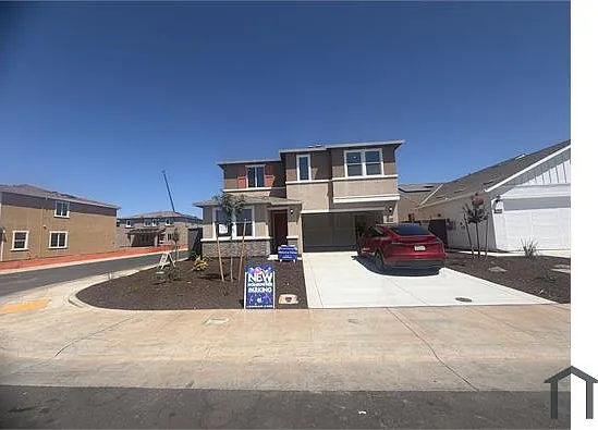 5 bed, 2612 sqft, $5,499 — Photo 2