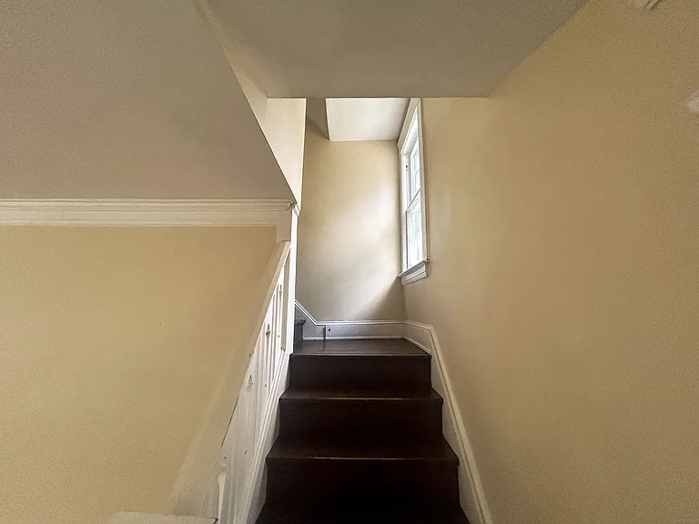 9804 Newton Ave — Photo 7