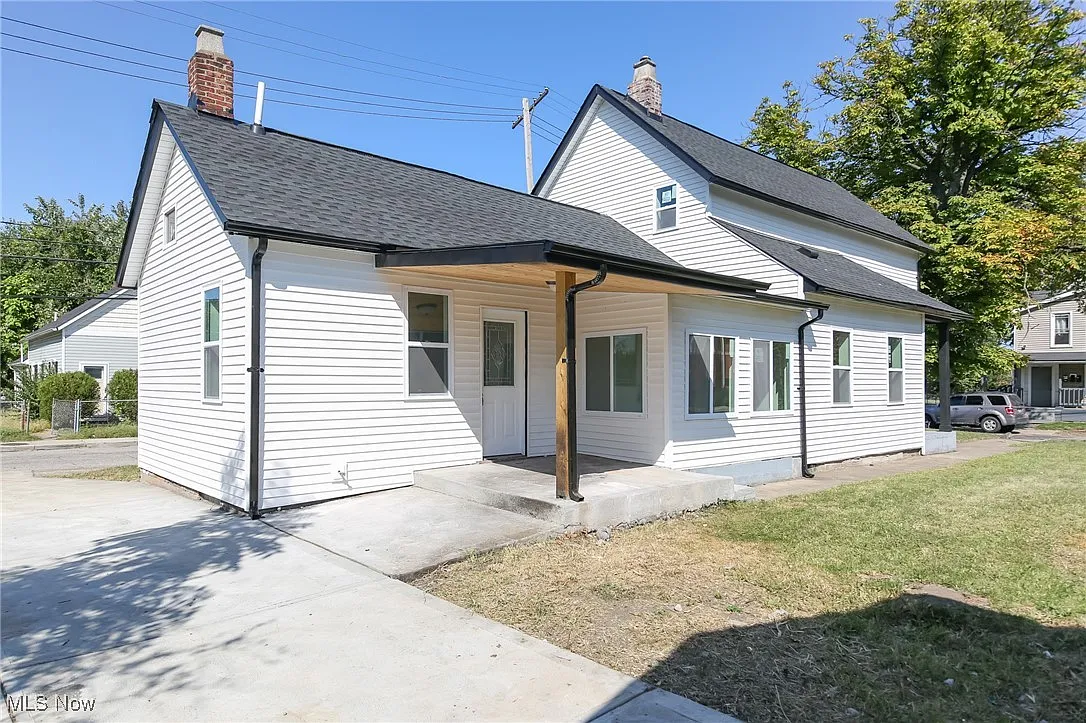 2607 Queen Ave photo 1