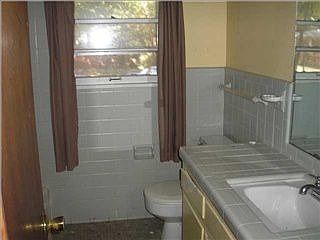 4th image of 3305 4th Ave