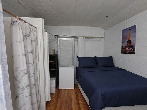 3rd image of 2298 Tilson Cir