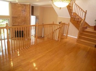 17979 Magnolia Blvd, Encino, CA 91316