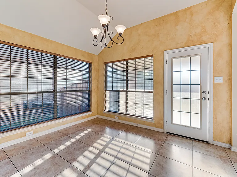 2517 Indian Hills Dr — Photo 16