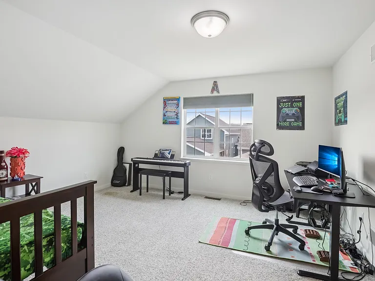 9924 Peach Leaf Ln — Photo 31