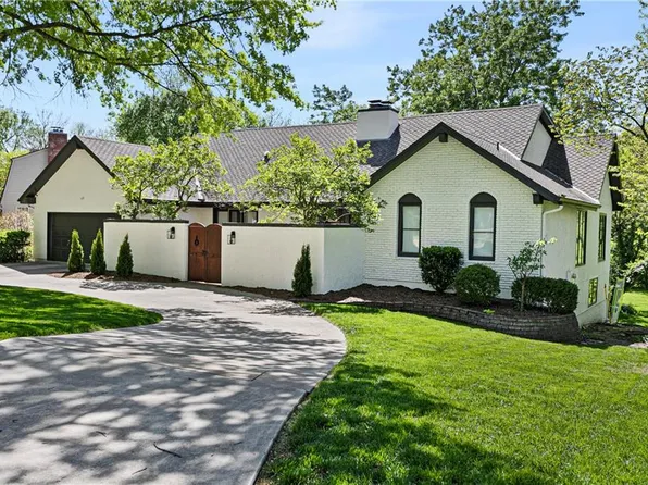 12600 Overbrook Rd, Leawood, KS 66209