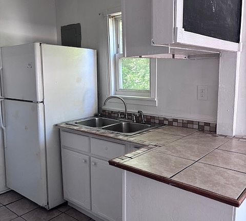 2nd image of 1607 Madison Ave
