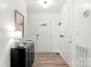 517 Kittiewake Ln, Clover, SC 29710