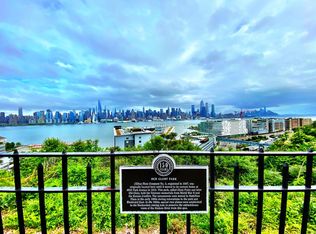 27 49th St APT 1, Weehawken, NJ 07086