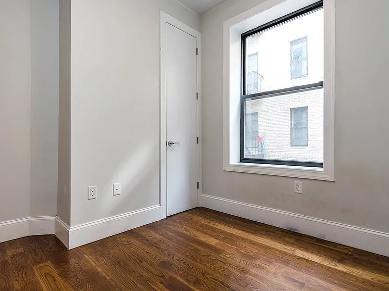 1635 Putnam Ave #2G — Photo 4