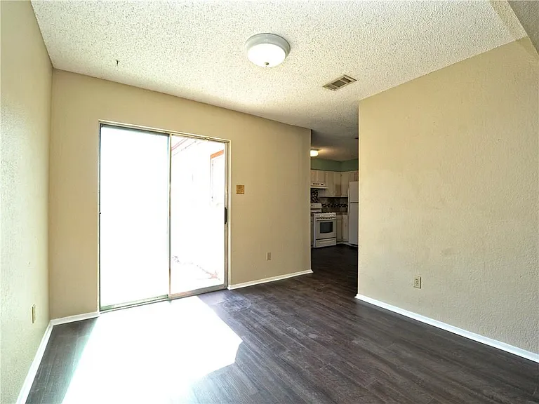 8407 Gallatin Dr — Photo 6