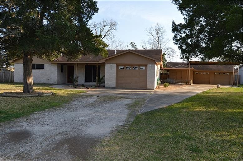 1st image of 302 N Bayou Bend Dr