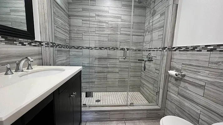 Rented by Lockbox Realty | media 16