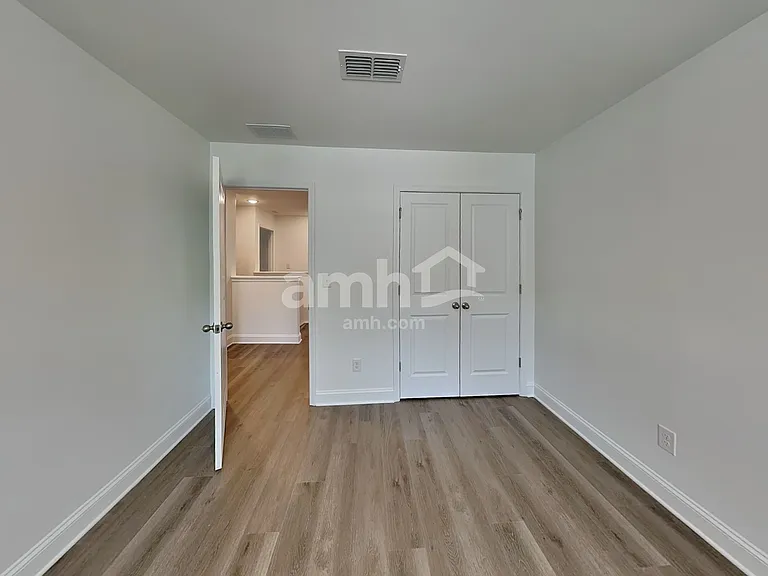 1208 Livengood Way — Photo 17