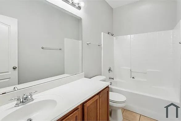2109 Michelle Creek Dr — Photo 2