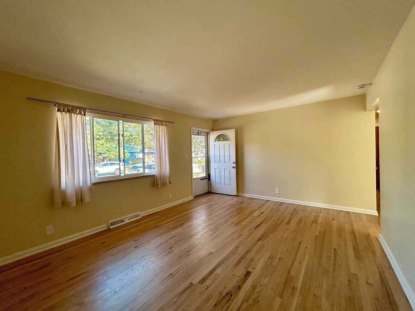 Updated 3 Bedroom Home with Garage & Fenced Yard — Photo 3