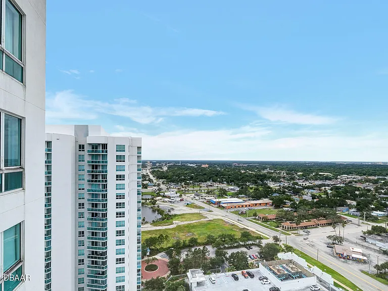 241 Riverside Dr #2509 — Photo 32