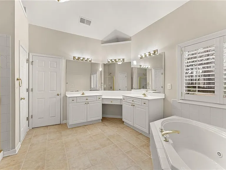 4610 Planters Hill Dr — Photo 16
