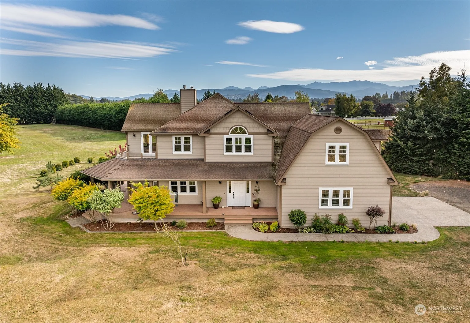 754 Jamestown Road photo 1