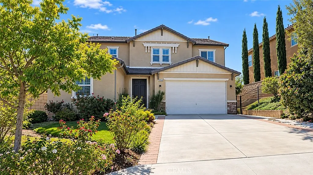 4 bed, 2937 sqft, $4,500 — Photo 2