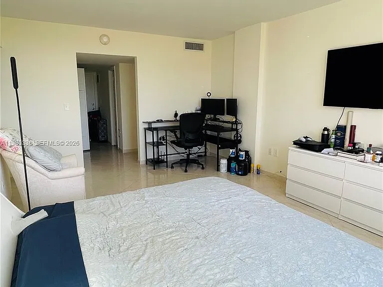 11111 Biscayne Blvd #4E — Photo 21