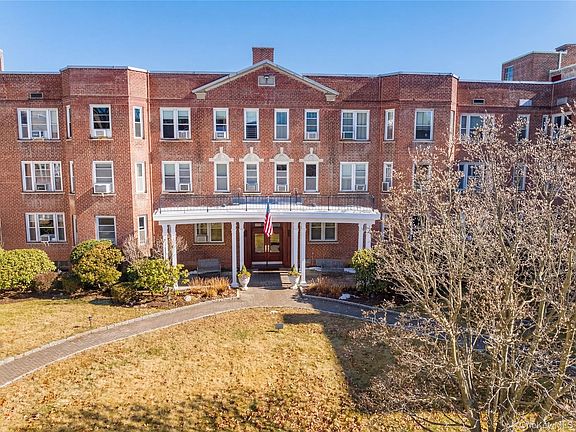 2nd image of 2 Overlook Road #3D6