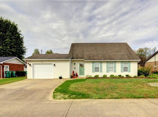 204 Sunset Dr, Hurricane, WV 25526