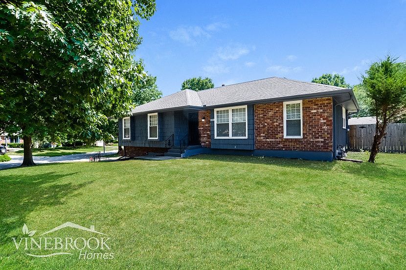 1st image of 1112 Queens Pl