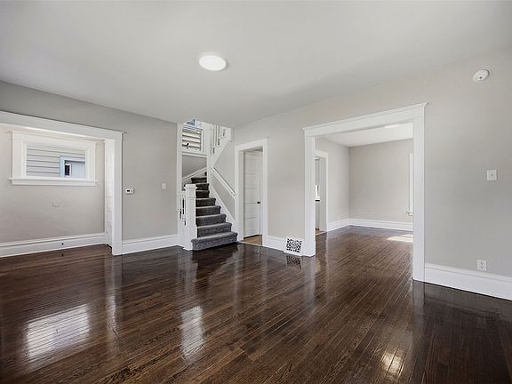 5th image of 508 16th St SE