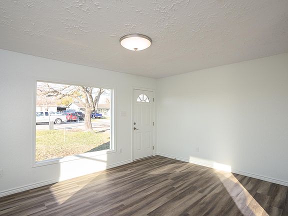 3rd image of 3039 2nd Ave N