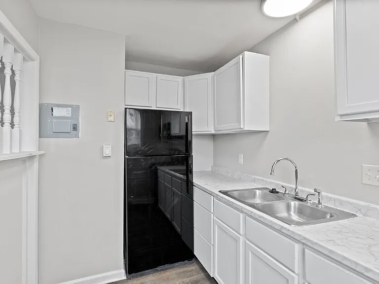5960 E 42nd St #F — Photo 9