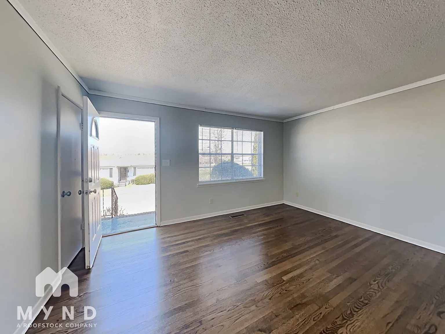 3 bed, 1.5 bath, 974 sqft, $1,280 — Photo 4