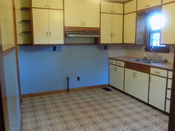 kitchen from mudroom