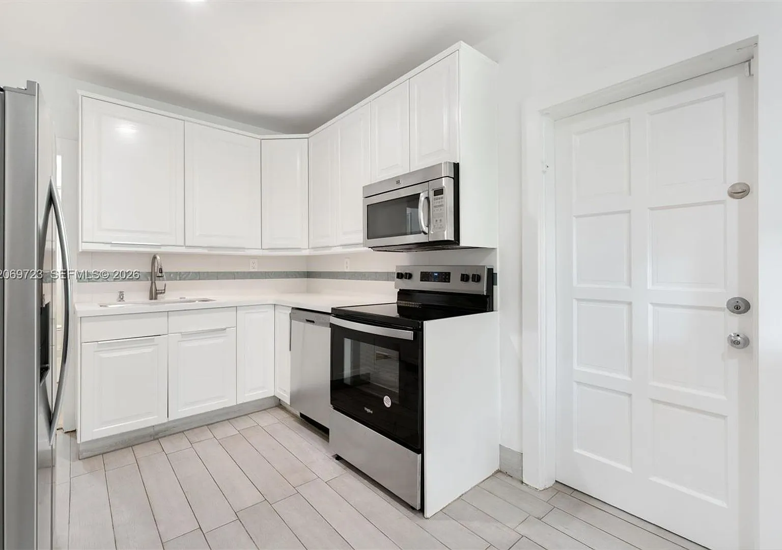 4724 Orduna Drive, Coral Gables, FL 33146 - 1266 — Photo 2